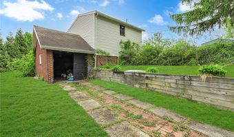 613 Briarcliff Dr, Aliquippa, PA 15001