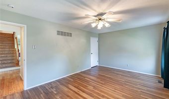 707 Bitterfield Dr, Ballwin, MO 63011