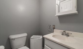 415 Pine St, Camden, SC 29020