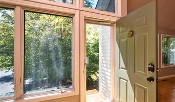 23 Fesser Ave, Bristol, RI 02809
