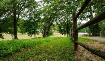 Ozark Acres Drive, Bentonville, AR 72713