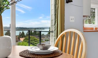 15 AUBURN Ave, Astoria, OR 97103