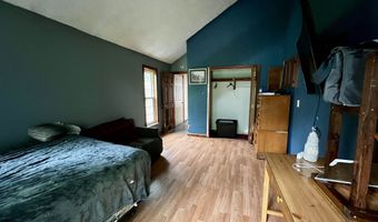 6 Davis Dr, Barnstead, NH 03225