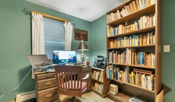 8 New London Dr, Barnstead, NH 03225