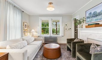 15 Berwick Pl, East Providence, RI 02916