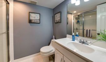 16 Woodedge Cir, Amagansett, NY 11930