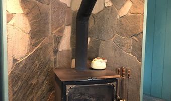 512 Skyline Dr, Cascade, ID 83611