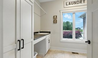 6212 Deer Hollow Rd, Auburn, IN 46706