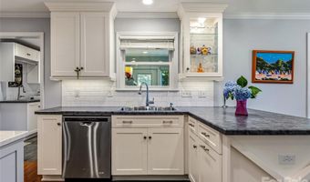 13 Ashley Rd, Asheville, NC 28805