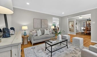 706 Clayworth Dr, Ballwin, MO 63011