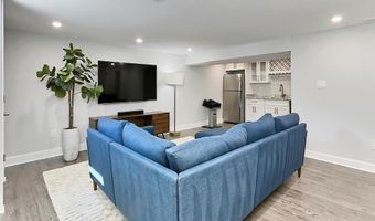 5029 22ND St S, Arlington, VA 22206