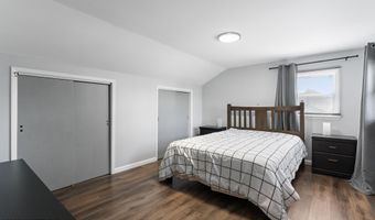 573 Sumner Ave, Belford, NJ 07718