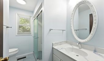 405 Hilltop Dr, Angola, IN 46703