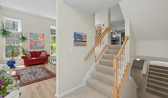 5022 BARBOUR Dr B, Alexandria, VA 22304