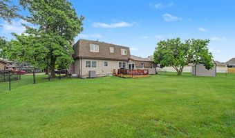302 Village Cir, Altoona, IA 50009