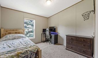 3017 118th St, Amana, IA 52203