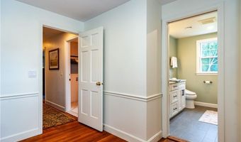 155 Oakdale Rd, North Kingstown, RI 02852
