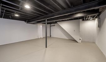 3077 Turnberry Ln, Ann Arbor, MI 48108