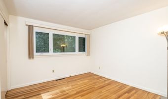 74 Woods Rd, Bethany, CT 06524