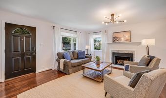7306 WAYNE Dr, Annandale, VA 22003