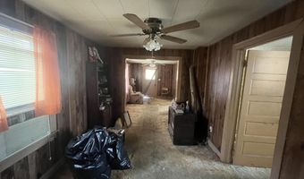 132 W 5th St, Baxter Springs, KS 66713