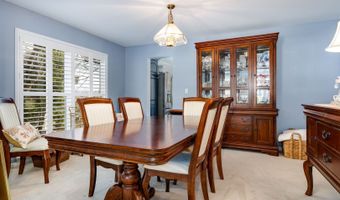2219 Barrett Dr, Algonquin, IL 60102