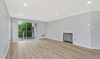 44152 NATALIE Ter 201, Ashburn, VA 20147