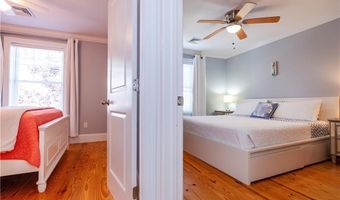 19 Eustis Ave, Newport, RI 02840