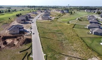 4270 Lake Shore Ct, Basehor, KS 66007