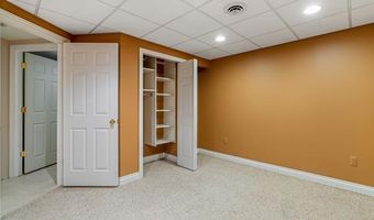 6051 Hough Rd, Almont, MI 48003