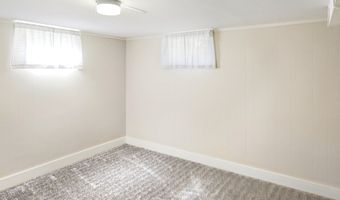 814 S High St, Aberdeen, SD 57401
