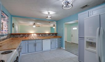 5052 Schira St, Bay St. Louis, MS 39520
