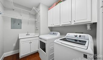 1815 DeArmon Dr, Charlotte, NC 28205