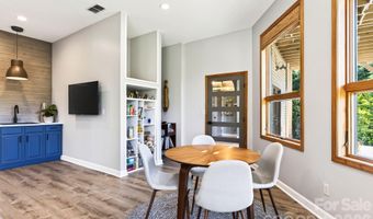 9 Bees Mountain Dr, Asheville, NC 28804