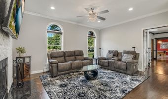 11 Macintosh Dr, Andover, NJ 07848