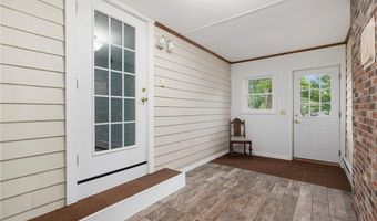 3 Grassy Plain Rd, Barrington, RI 02806