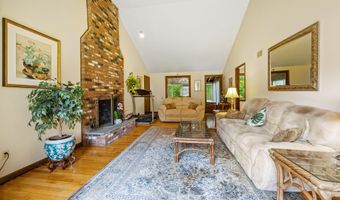 620 Riverside Dr, Cheshire, CT 06410