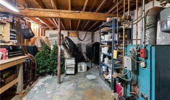 43 Academy Ave, Bristol, RI 02809