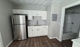 92 Spring St, Lincoln, RI 02838