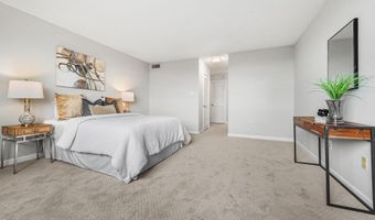 1101 S ARLINGTON RIDGE Rd 212, Arlington, VA 22202