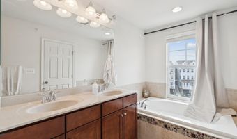 42227 CANARY GRASS Sq, Aldie, VA 20105