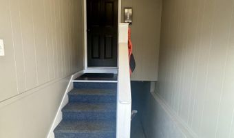 34 Venus Dr, Albany, NY 12211