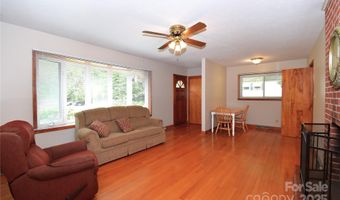 20 Sand Hill School Rd, Asheville, NC 28806