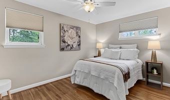 6927 FERN Ln, Annandale, VA 22003