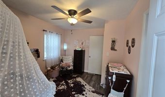1422 Pin Oak Dr, Akron, OH 44312