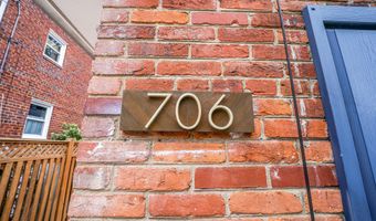 706 W GLEBE Rd, Alexandria, VA 22305