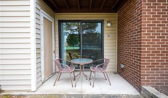 2 Southcreek Ct B, Amherst, NY 14051