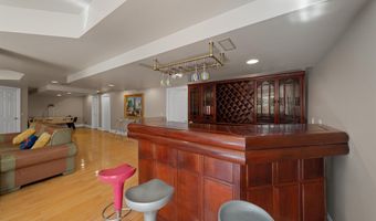 2086 Autumn Hill Dr, Ann Arbor, MI 48103