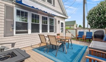 64 Burnside Ave, Narragansett, RI 02882