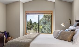 62824 Loma Vista Dr, Bend, OR 97701